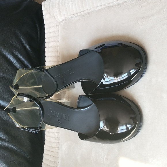 CHANEL SHOES - Picture 1 of 6